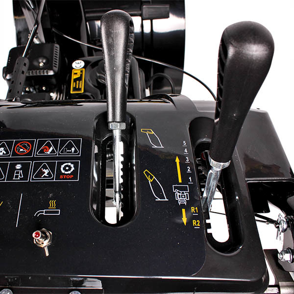 Снегоуборщик бензиновый CHAMPION ST662E