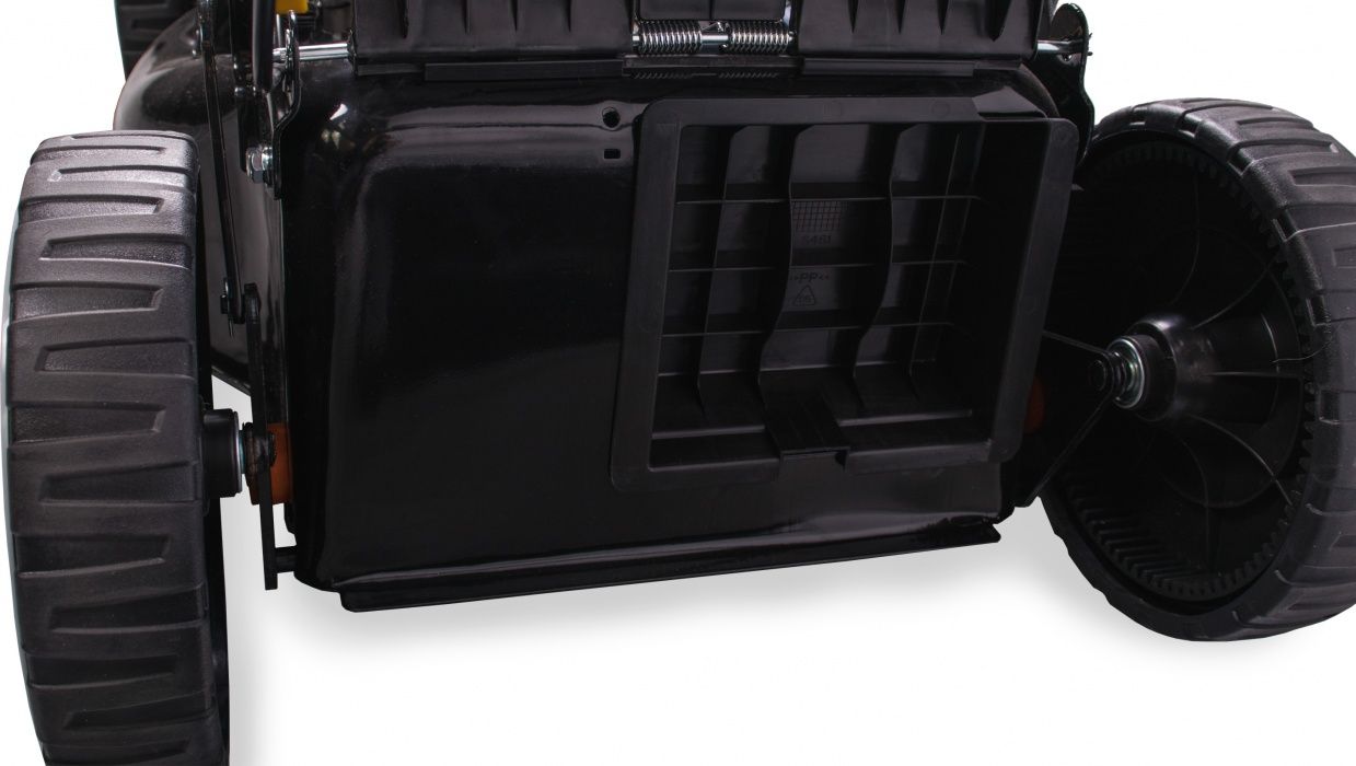 Бензиновая газонокосилка CHAMPION LM4622