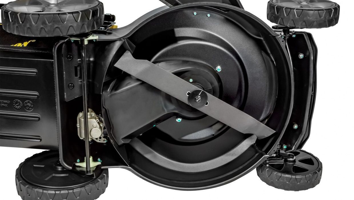 Газонокосилка бензиновая самоходная CHAMPION LM5344