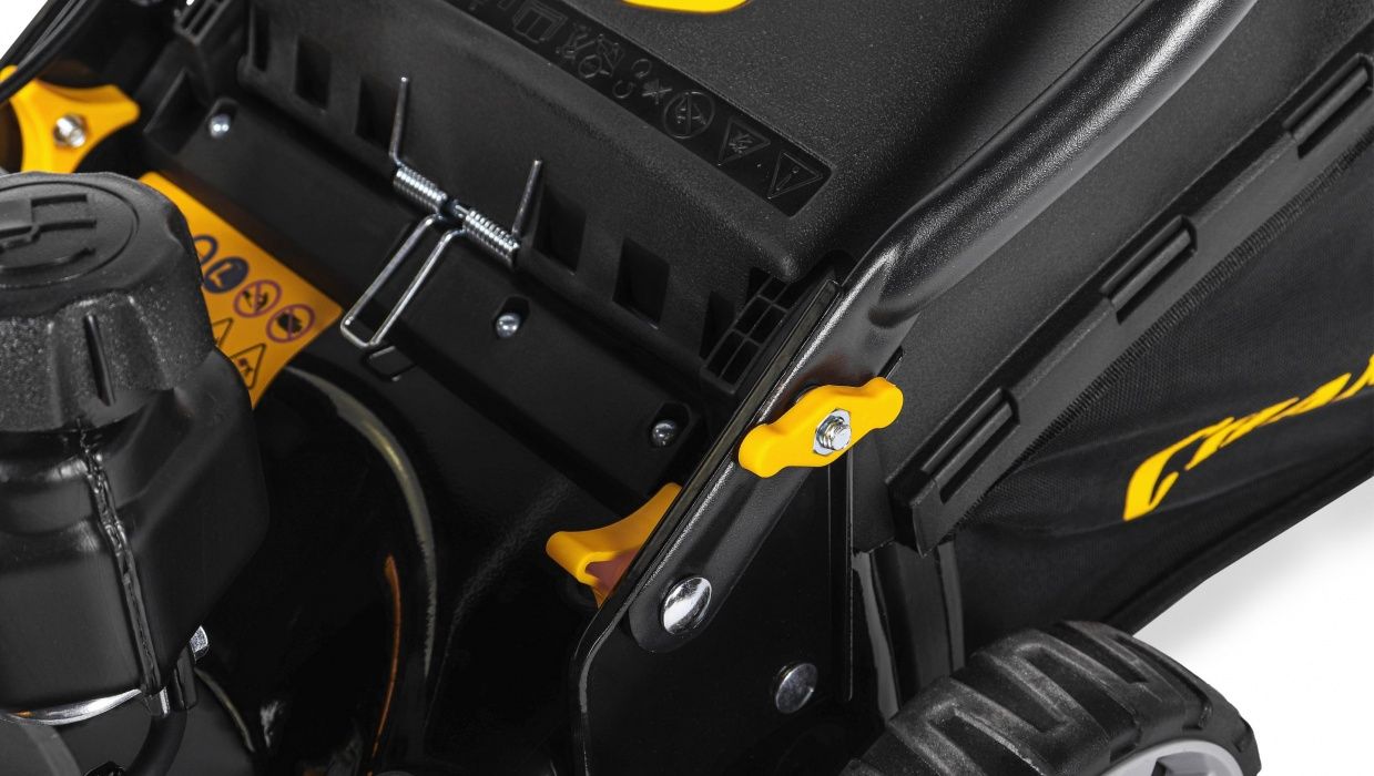 Бензиновая газонокосилка CHAMPION LM4215