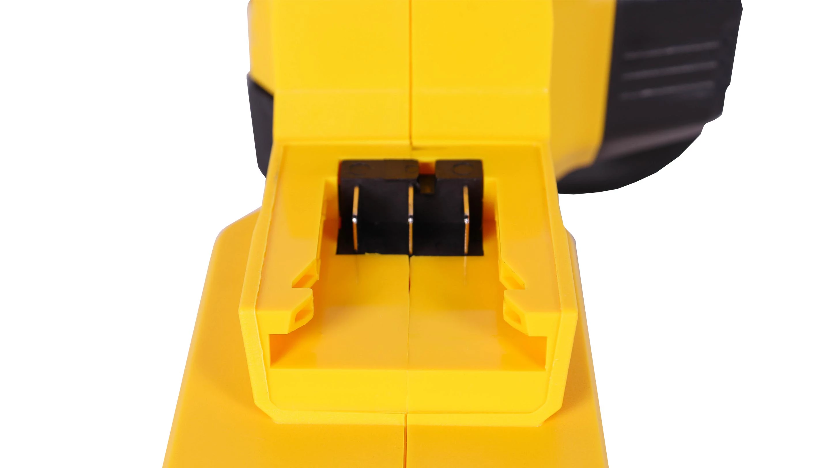 Аккумуляторная цепная пила CHAMPION CSB1821 (с ЗУ и АКБ)