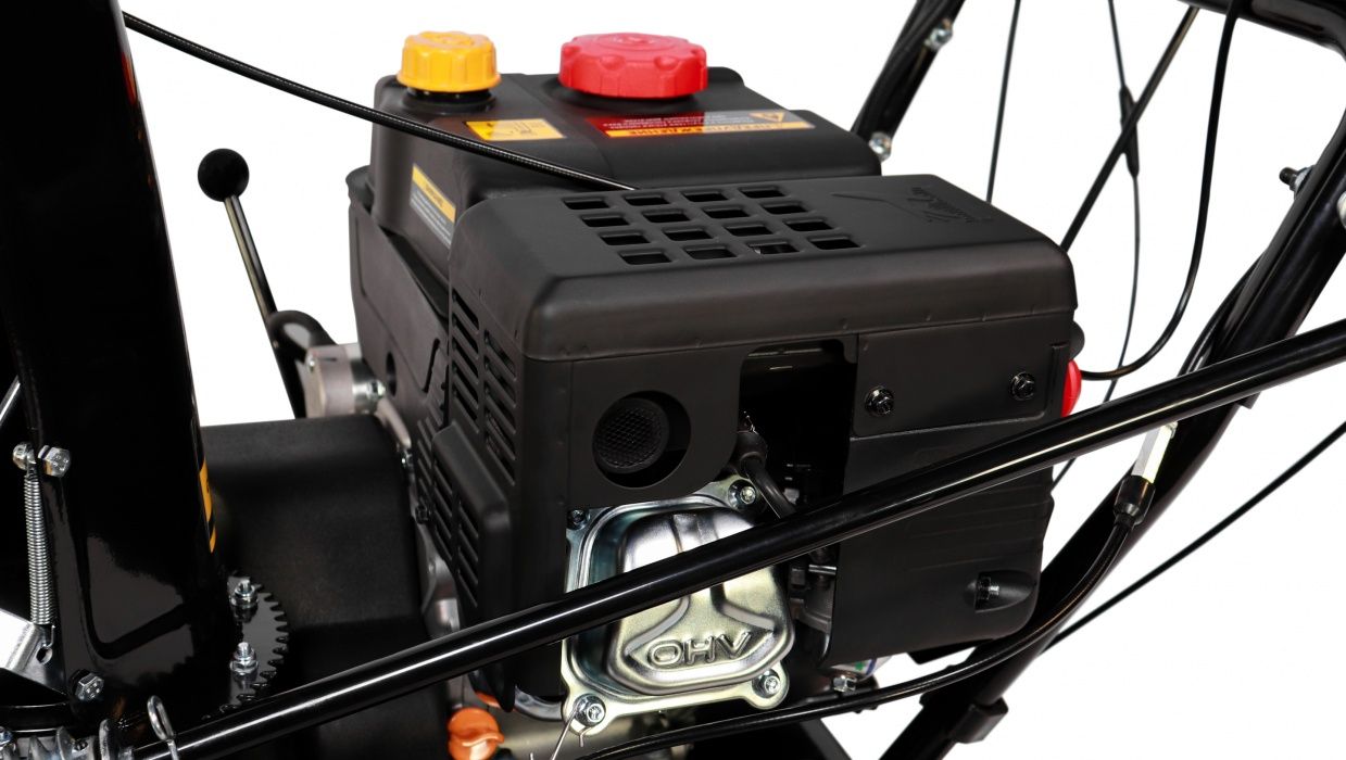 Снегоуборщик бензиновый CHAMPION STT761E