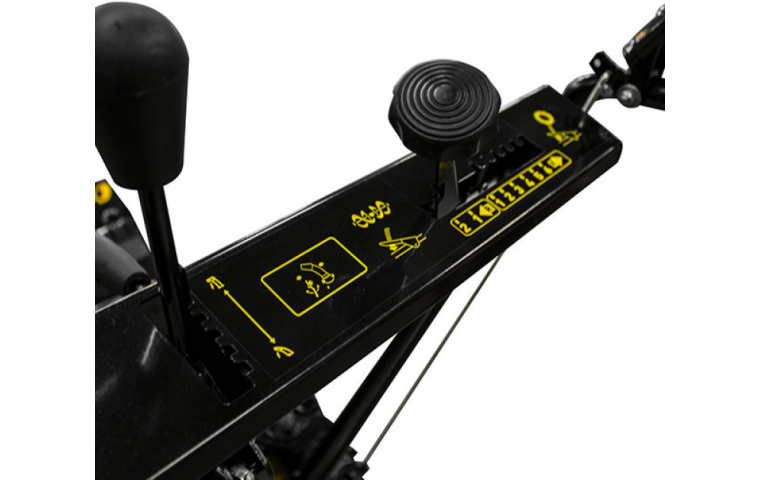 Снегоуборщик бензиновый CHAMPION ST655